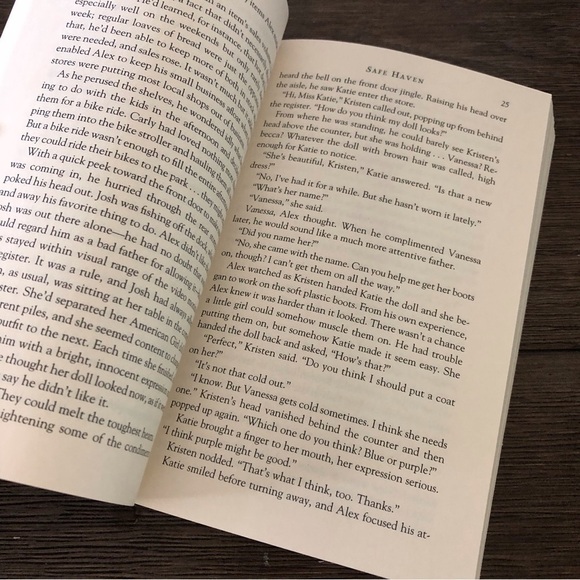 Safe Haven by: Nicholas Sparks paperback book - Picture 3 of 4